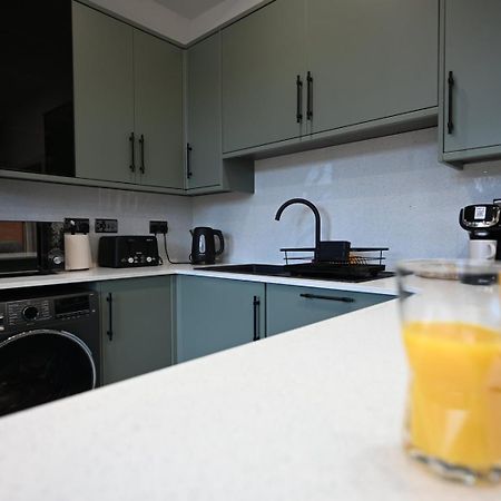 Luxury Two Bed Apartment - Cardiff City Centre Buitenkant foto
