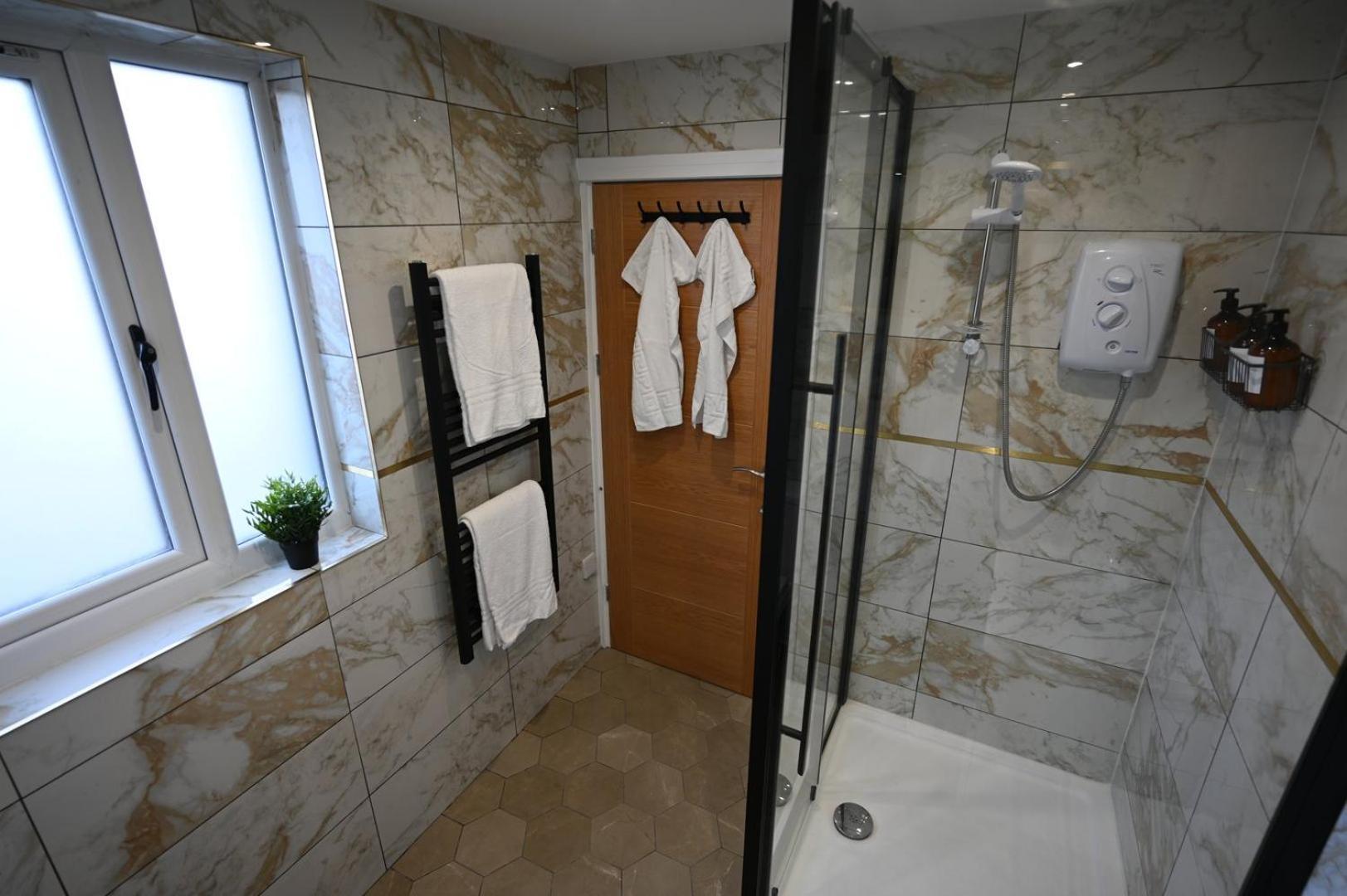 Luxury Two Bed Apartment - Cardiff City Centre Buitenkant foto