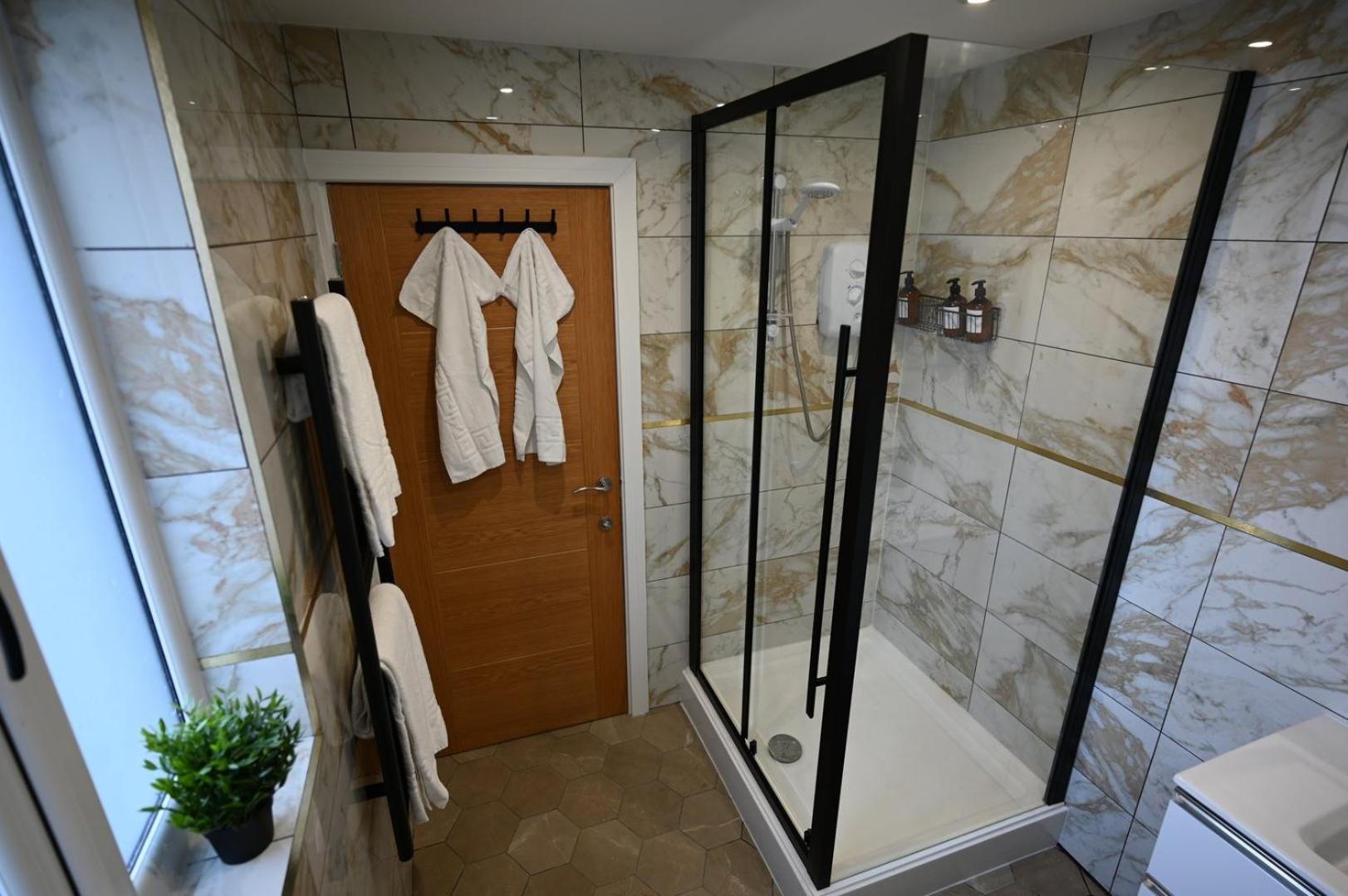 Luxury Two Bed Apartment - Cardiff City Centre Buitenkant foto